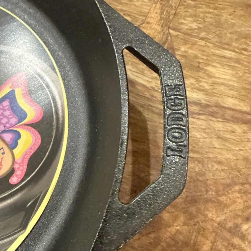 🦋 LODGE~DOLLY PARTON~CAST IRON SKILLET PAN 10.25